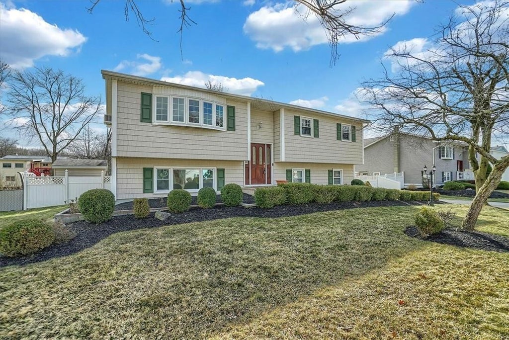 1 of 1 - 13 Castle Court, Thiells, NY