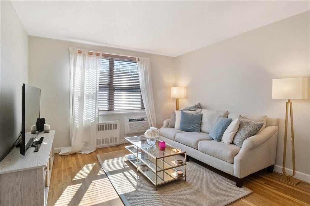 1 of 1 - 75 238th St. # 4k, Bronx, NY