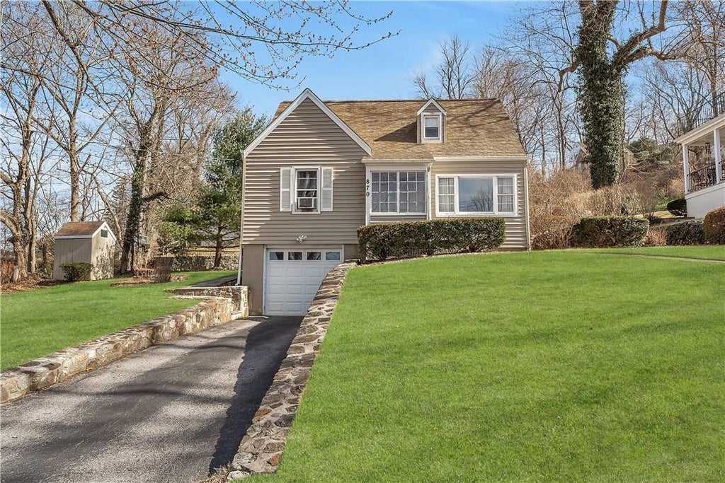 1 of 1 - 870 Warren Avenue, Thornwood, NY