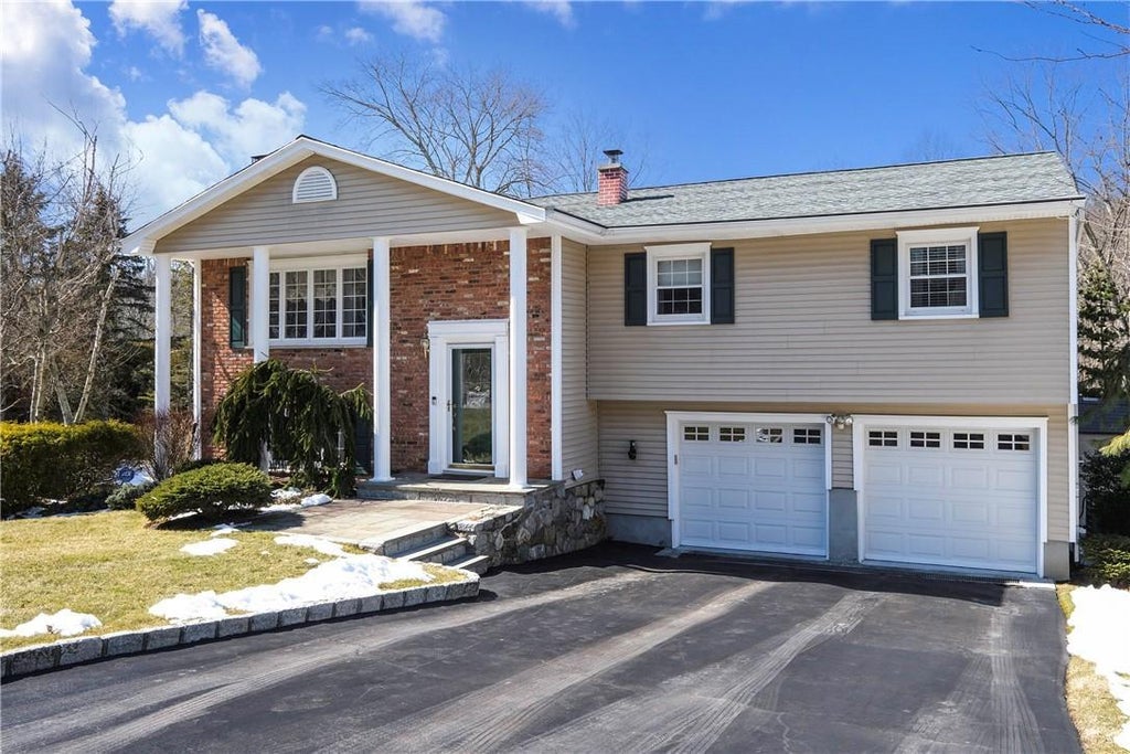 1 of 1 - 2697 Evergreen St., Yorktown Heights, NY