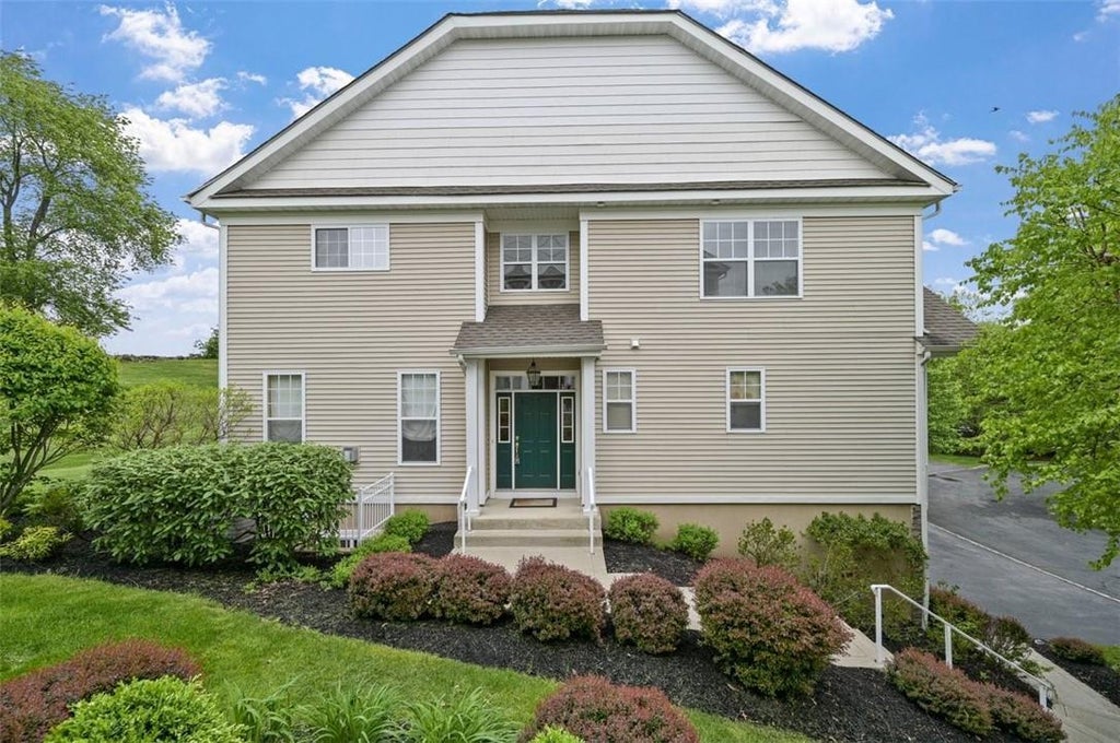 1 of 1 - 8 Green Court, Middletown, NY