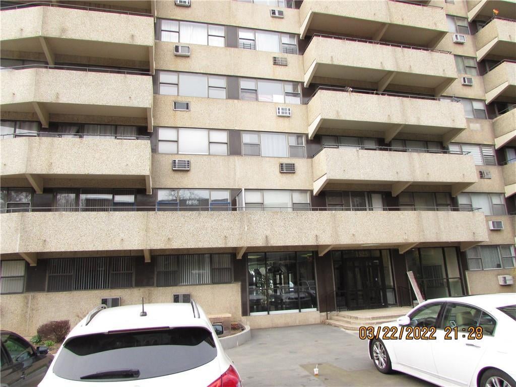 1 of 1 - 1523 Central Park Avenue # 16g, Yonkers, NY