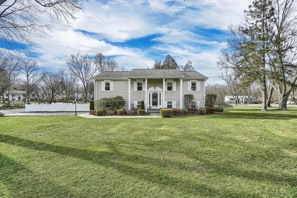 1 of 1 - 3255 Linda Court, Yorktown Heights, NY