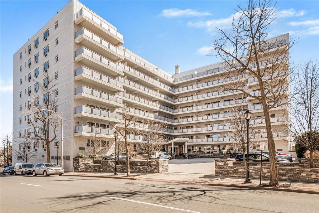 1 of 1 - 300 Martine Avenue # 7c, White Plains, NY