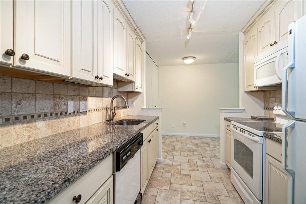 1 of 1 - 500 High Point Drive # Ph14, Hartsdale, NY