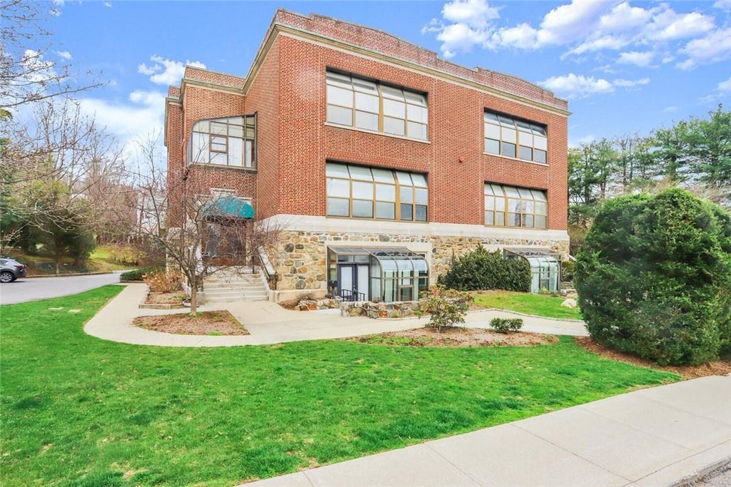 1 of 1 - 33 Roselle Avenue # M, Pleasantville, NY