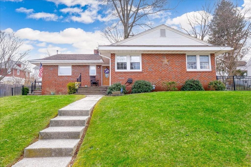 1 of 1 - 53 Commonwealth Avenue, Middletown, NY