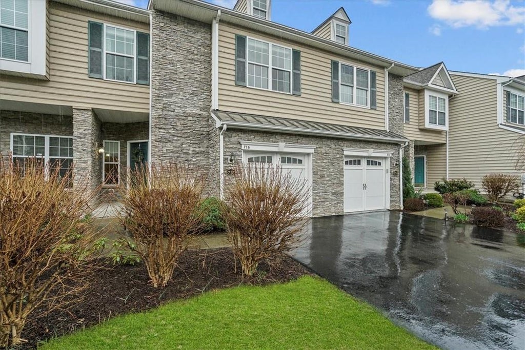 1 of 1 - 716 Huntington Drive, Fishkill, NY