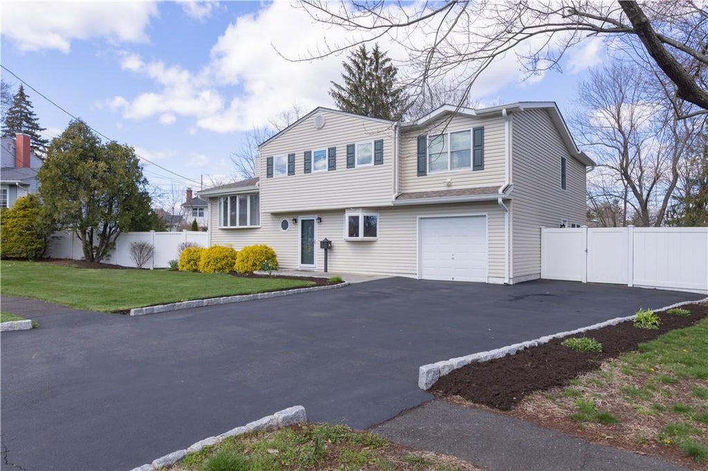 1 of 1 - 35 Chestnut Oval, Orangeburg, NY