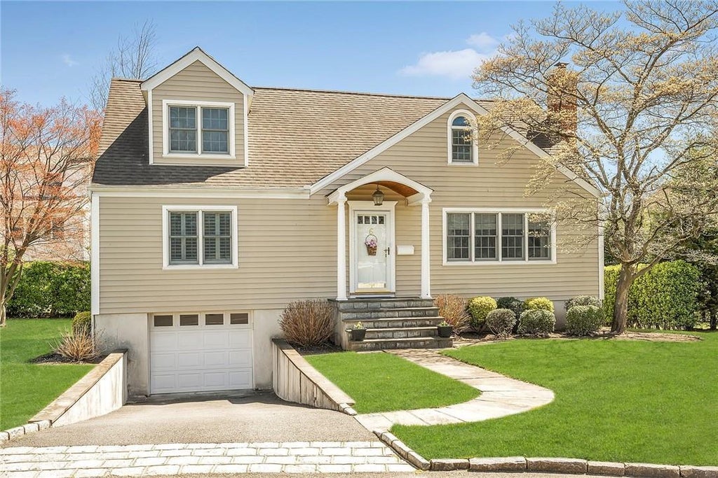 1 of 1 - 6 Sage Place, Eastchester, NY