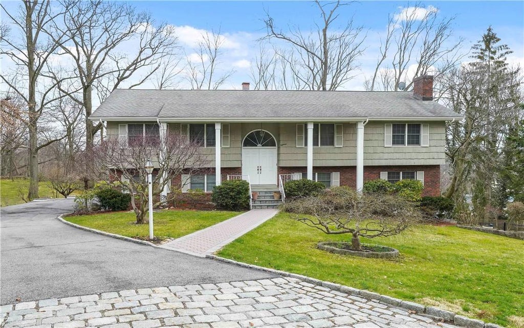 1 of 1 - 18 Penny Lane, Scarsdale, NY
