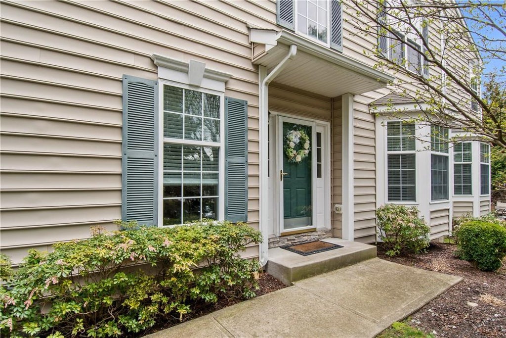 1 of 1 - 965 Huntington Drive, Fishkill, NY