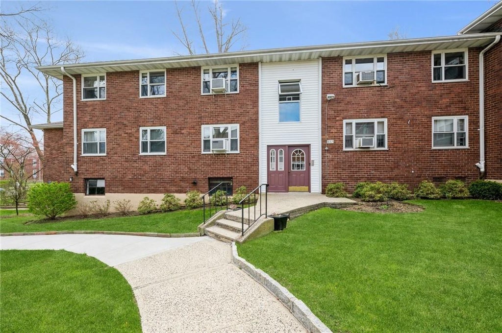 1 of 1 - 857 Palisade Avenue # 2e, Yonkers, NY