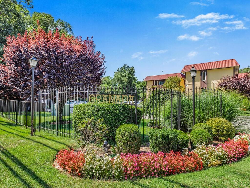 1 of 1 - 11 Granada Crescent # 14, White Plains, NY