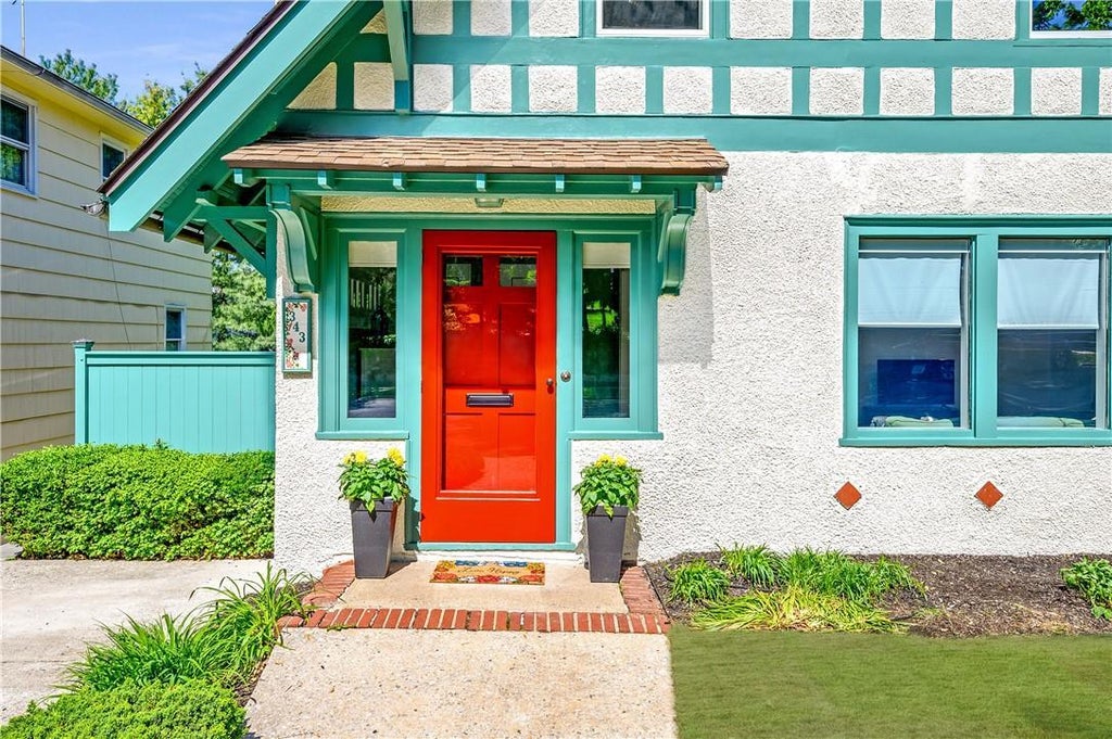 1 of 1 - 343 Sixth Avenue, Pelham, NY