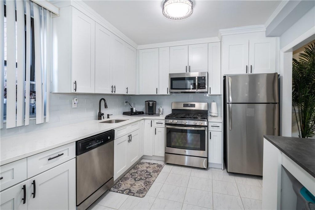1 of 1 - 575 Bronx River Road 4e, Yonkers, NY