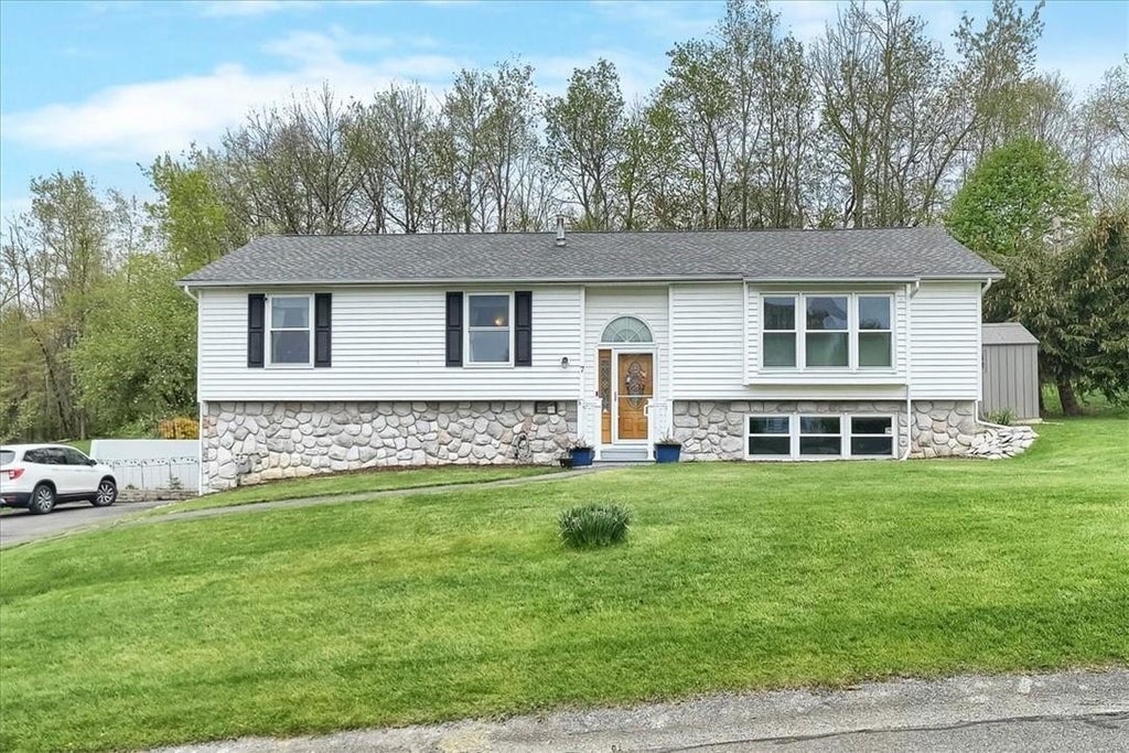 1 of 1 - 7 Hudson Lane, Highland, NY