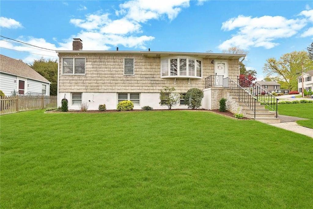 1 of 1 - 103 Bainbridge Avenue, Thornwood, NY