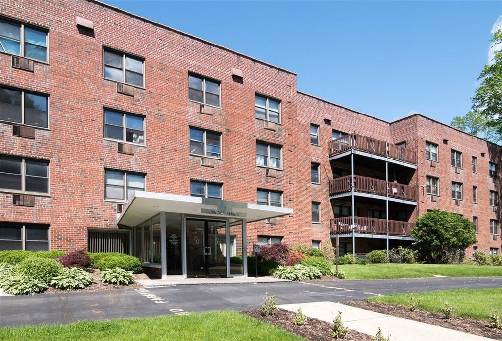 1 of 1 - 5 Oakdale Manor # A9, Suffern, NY
