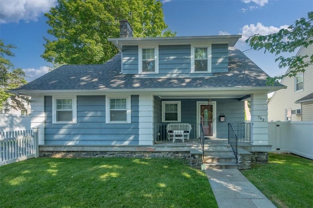 1 of 1 - 742 Halstead Avenue, Mamaroneck, NY