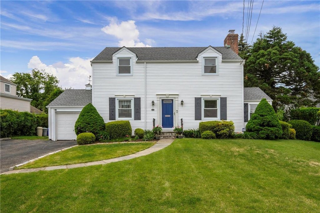 1 of 1 - 21 Laurel Place, Eastchester, NY