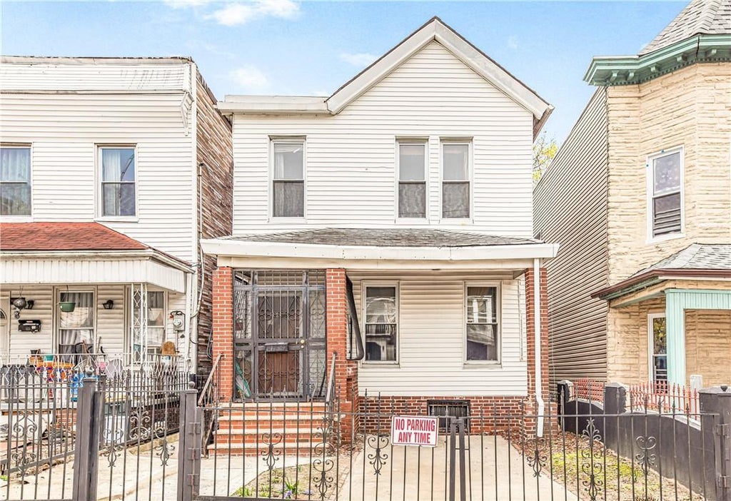 1 of 1 - 2858 Briggs Avenue, Bronx, NY