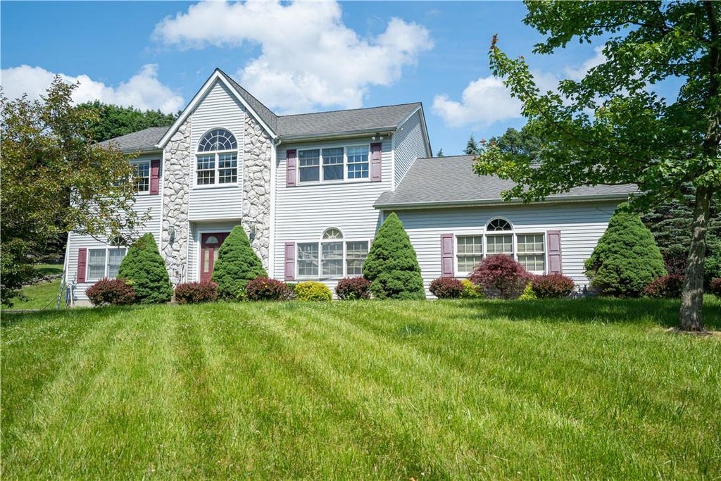 1 of 1 - 9 Chimney Ridge Drive, Harriman, NY