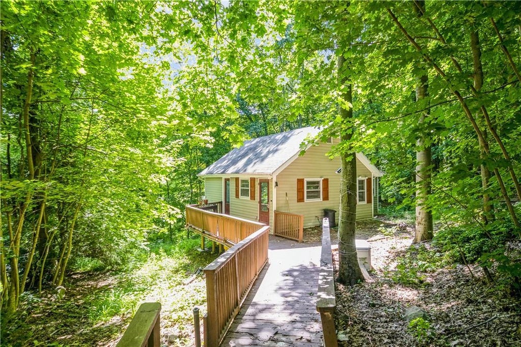 1 of 1 - 28 Oriole St., Lake Peekskill, NY