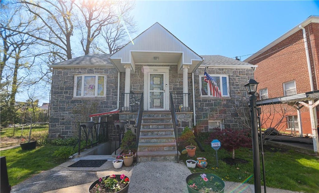 1 of 1 - 1331 Siegfried Place, Bronx, NY