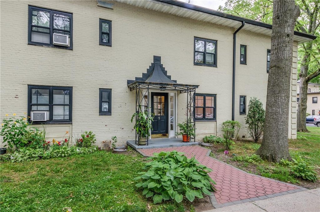 1 of 1 - 1 Wilton Road A3, Eastchester, NY