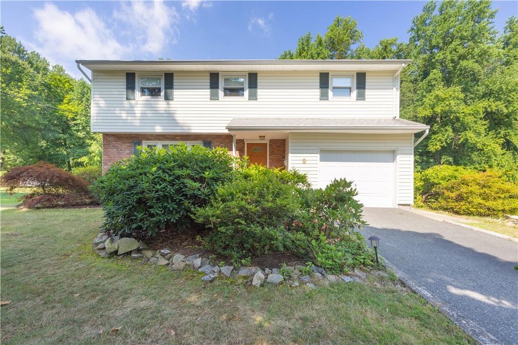 1 of 1 - 9 Elyse Drive, New City, NY