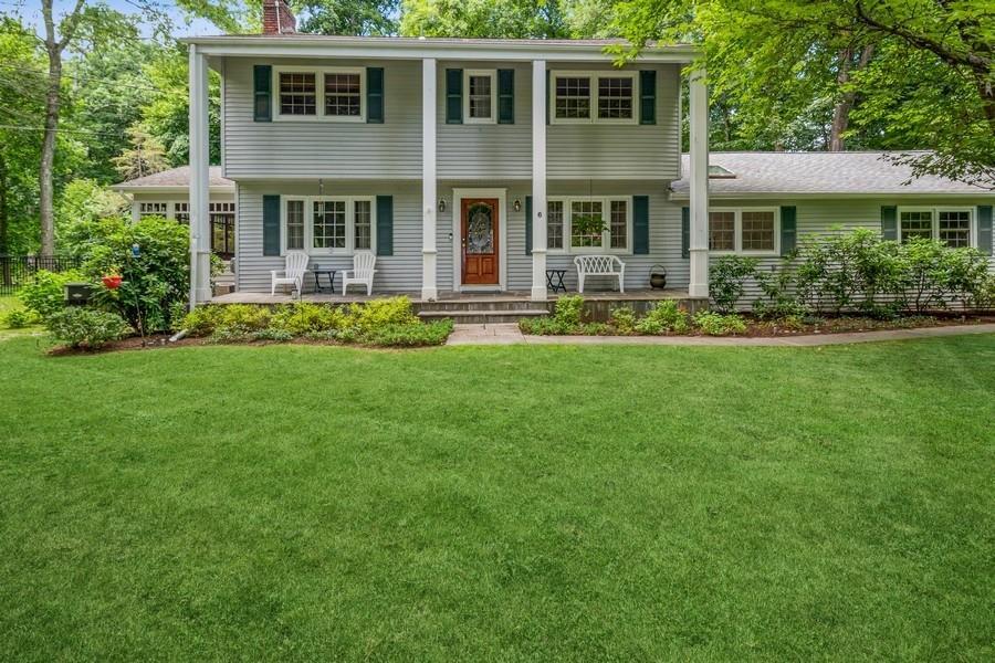 1 of 1 - 6 Canterbury Lane, Suffern, NY