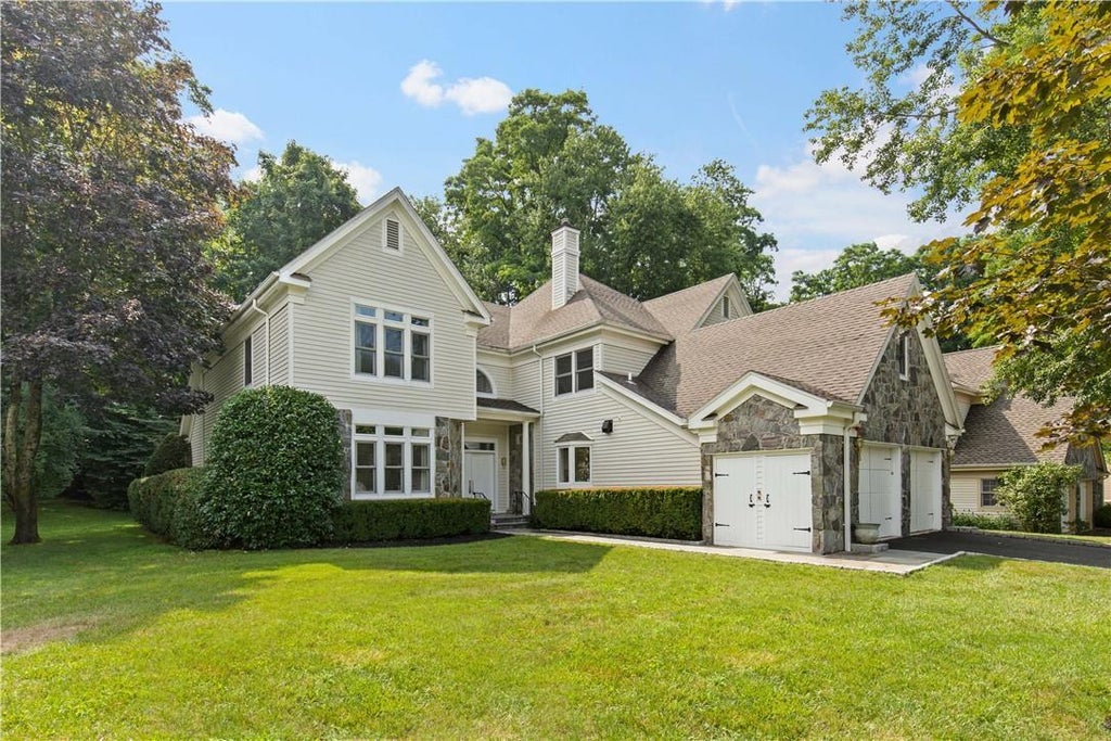 1 of 1 - 8 Easthaven Lane, White Plains, NY