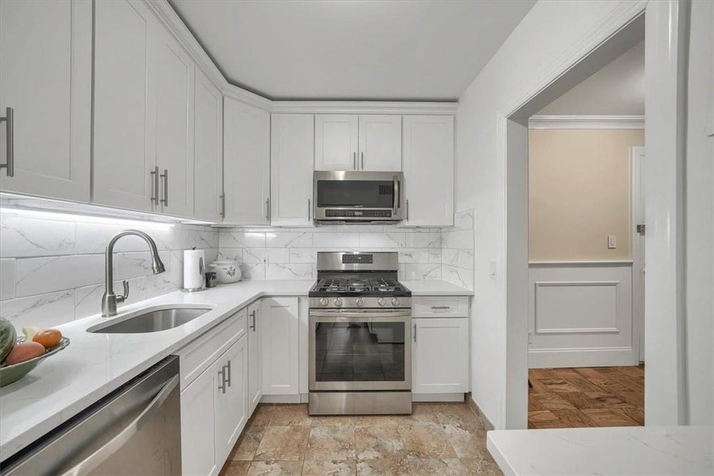 1 of 1 - 30 Lake St. # 5h, White Plains, NY