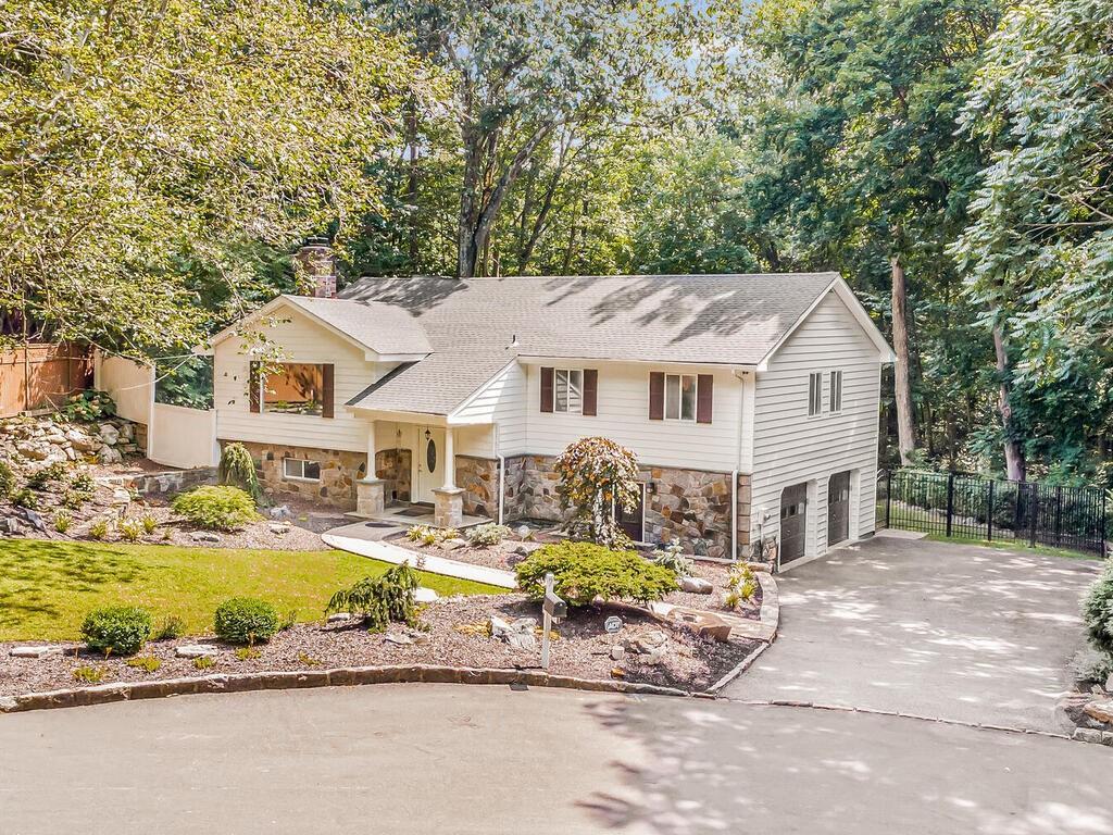 1 of 1 - 7 Merion Drive, Purchase, NY