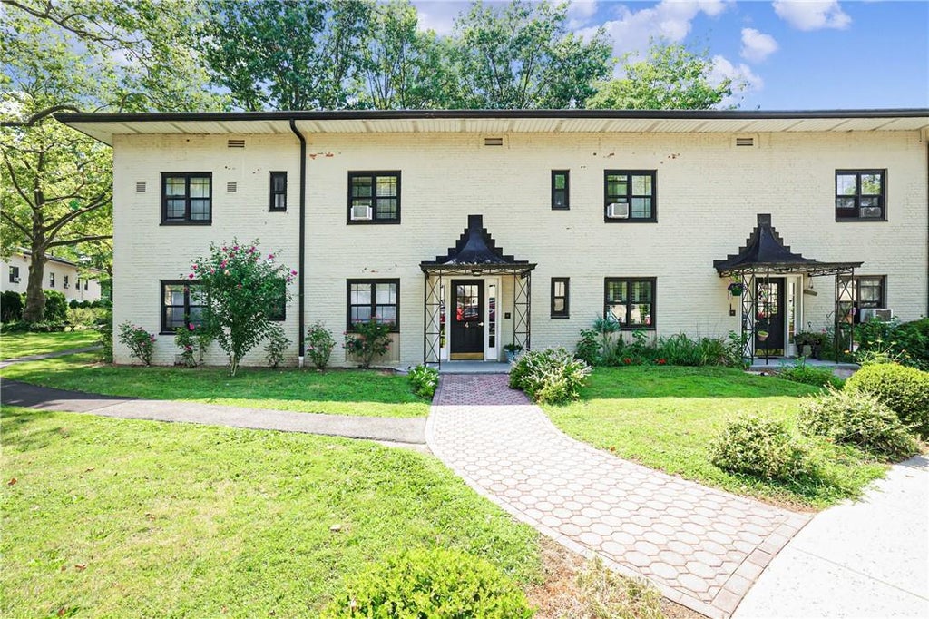 1 of 1 - 4 Field End Lane # 1r, Eastchester, NY