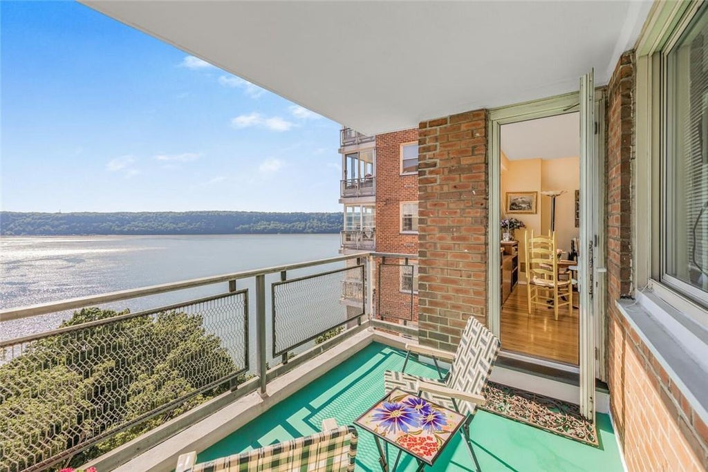 1 of 1 - 2621 Palisade Avenue # 8l, Bronx, NY