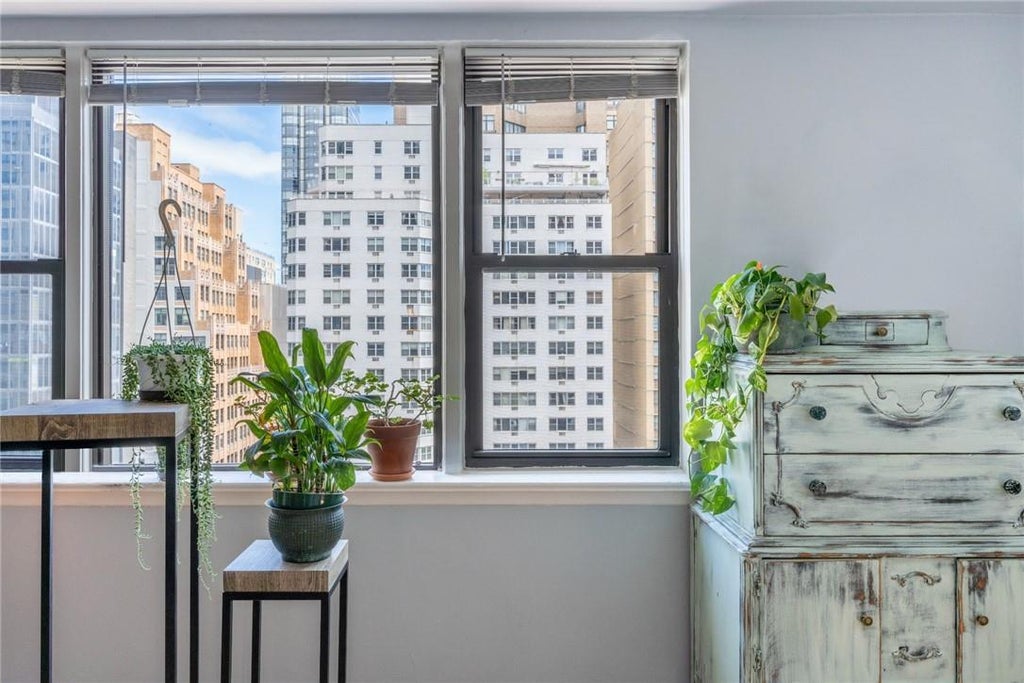 1 of 1 - 240 46th St. # 12b, New York, NY