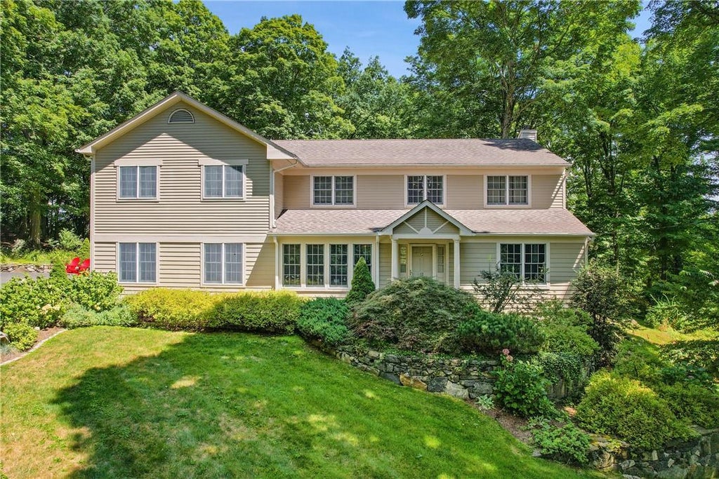 1 of 1 - 4 Sunrise Place, Armonk, NY