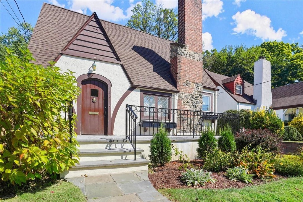 1 of 1 - 426 Chestnut Avenue, Mamaroneck, NY