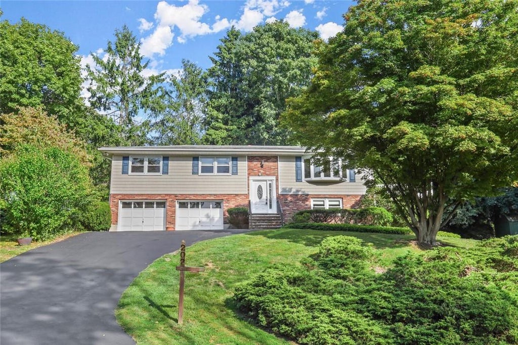 1 of 1 - 202 Lakeview Court, Mahopac, NY