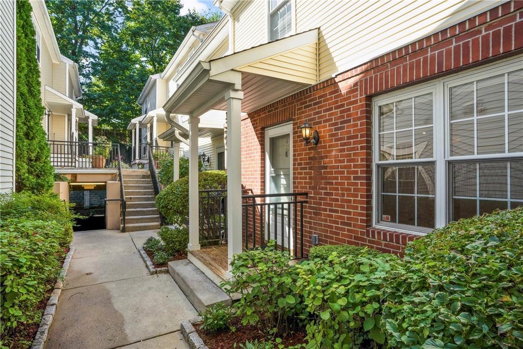 1 of 1 - 50 Cross St. # 10, Bronxville, NY