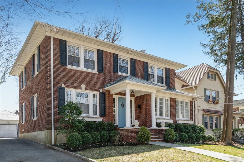 1 of 1 - 10 Seaview Avenue, New Rochelle, NY