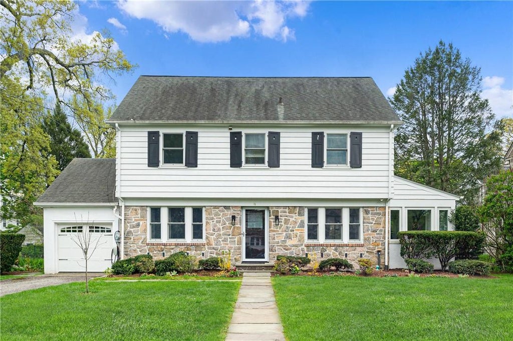 1 of 1 - 16 Barry Road, Scarsdale, NY