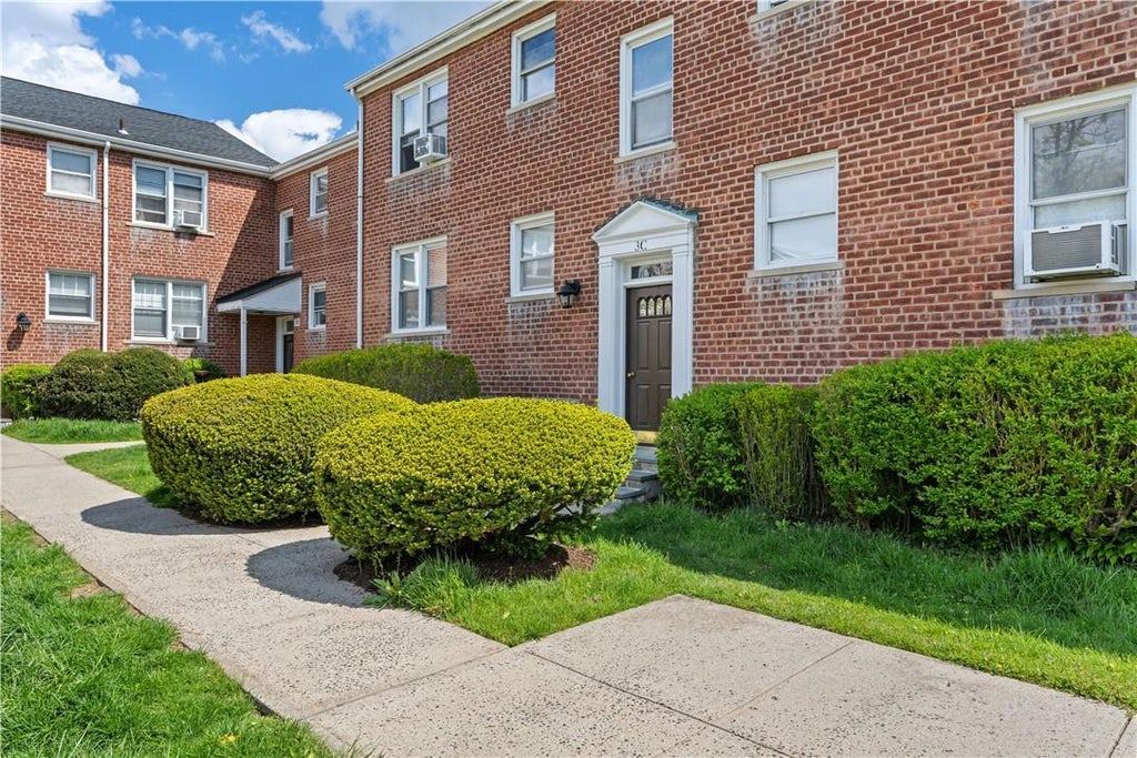 1 of 1 - 260 Church St. # 3c4, White Plains, NY