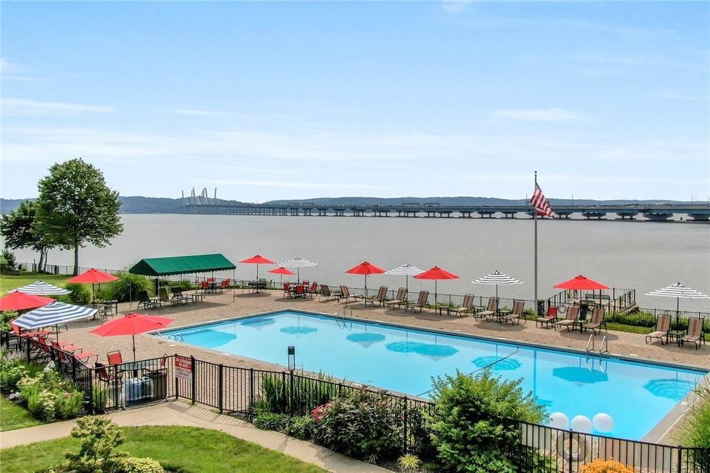 1 of 1 - 4 Salisbury Point # Lb, Nyack, NY