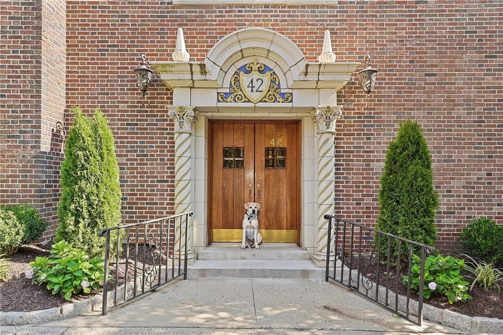 1 of 1 - 42 Pondfield Road 3f, Bronxville, NY