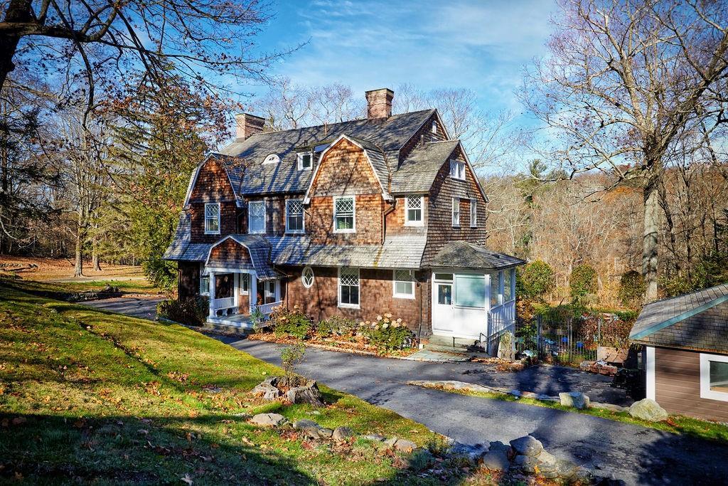 1 of 1 - 18 Pepperidge Road, Tuxedo Park, NY