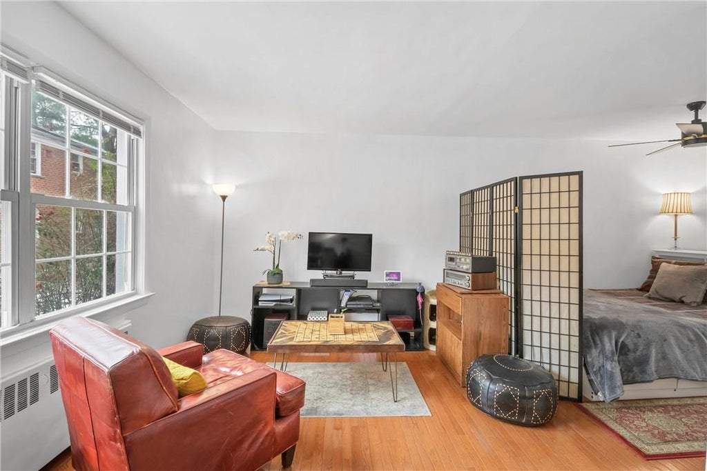 1 of 1 - 182 Pinewood Road 23, Hartsdale, NY