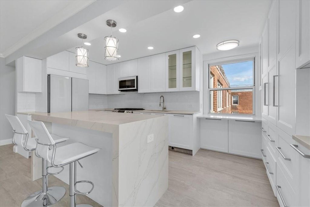 1 of 1 - 3755 Henry Hudson Parkway # 14a, Bronx, NY